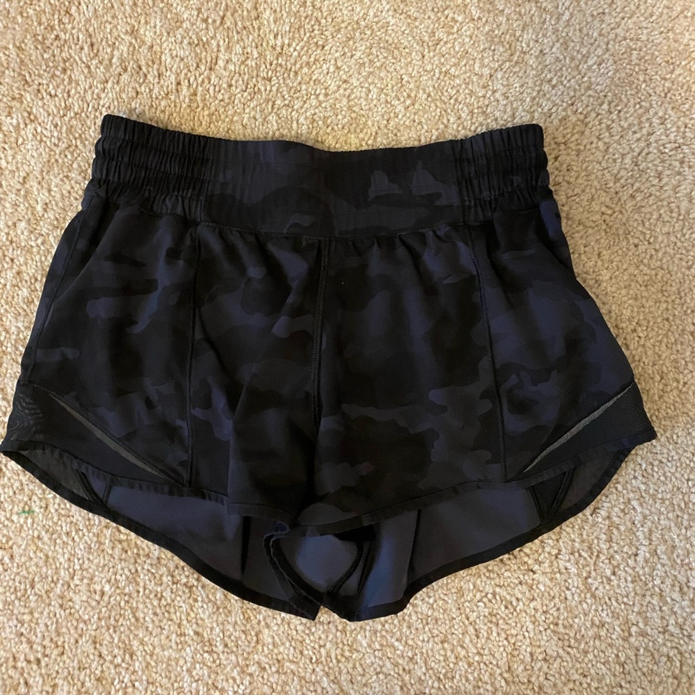 Lululemon  Hotty Hot Short 2.5”